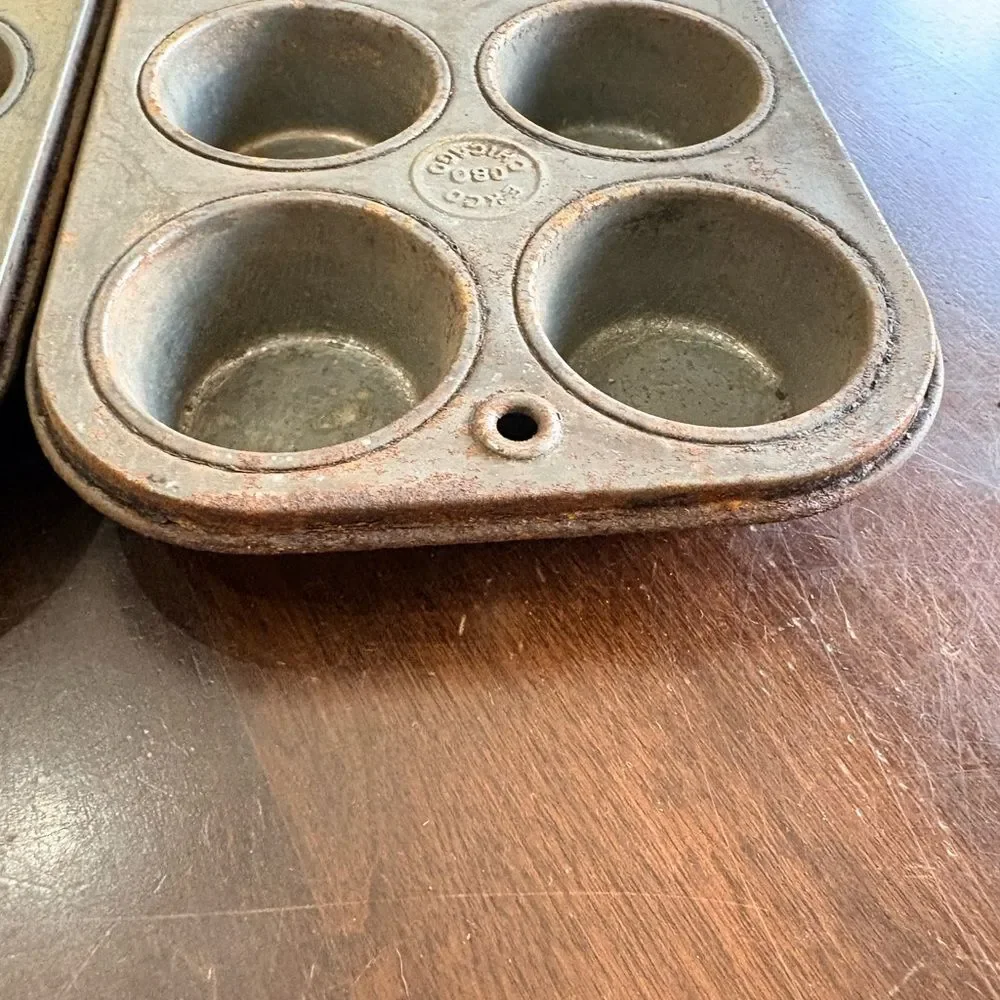 2 Vintage 8 Cup Ekco mini Muffin Tins